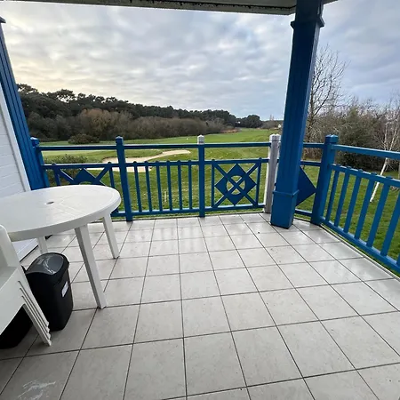 Vue Sur Golf Et Foret Apartmán *