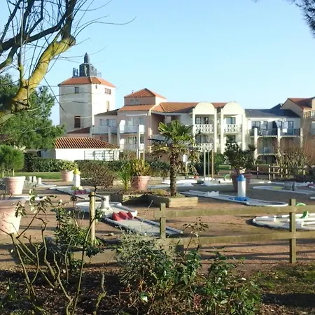 Vue Sur Golf Et Foret *
