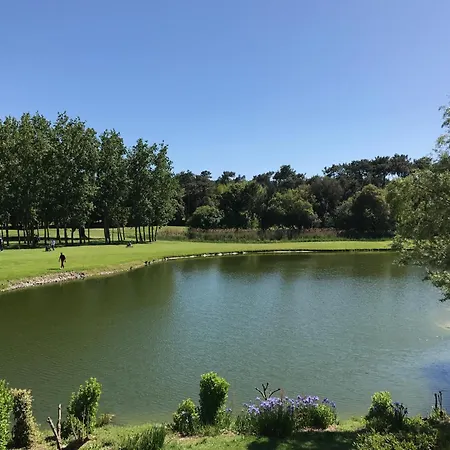 Vue Sur Golf Et Foret *