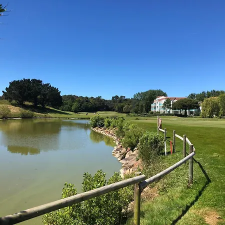 Vue Sur Golf Et Foret *